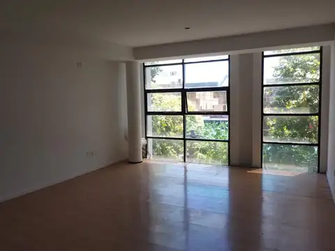 Charlone 1100 , Piso 1