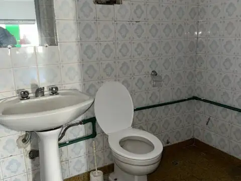 EXCELENTE GALPON 640M2 CON OFICINAS ZONA INDUSTRIAL DOS PLANTAS