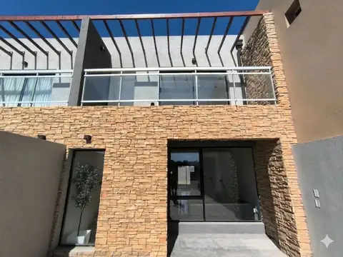 Depto Tipo Casa en Venta con 2 cocheras