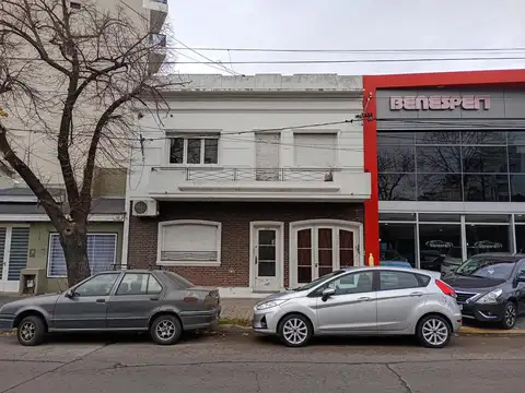 Casa en alquiler con fin comercial en La Plata