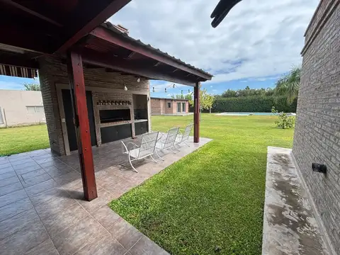 Venta Casa barrio Las tardes, Roldan.