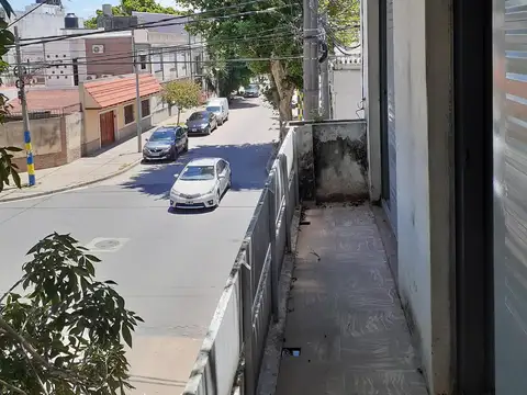 ALQUILER - CASA DE 2 DORMITORIOS PLANTA ALTA