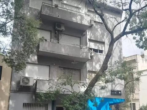 Amplio 2 ambientes a refaccionar  - Palermo