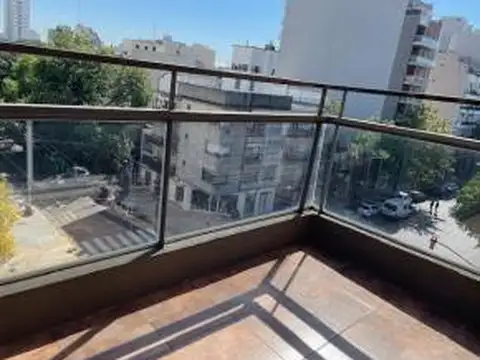 V. Pueyrredon calle Bolivia y Av. Mosconi impecable monoamb. al frente vista abierta excelente zona