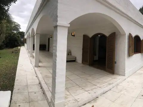 Casa en Venta en Villa Elisa, USD 380.000