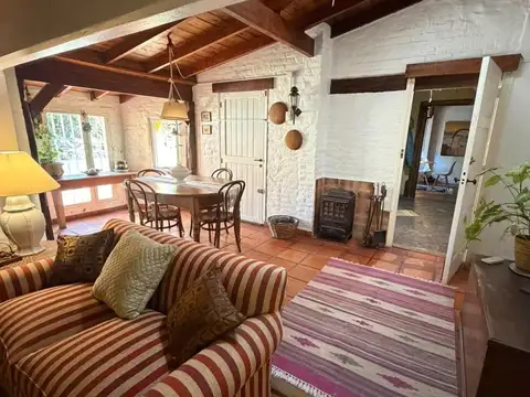 Casa 5 ambientes con 3 baños