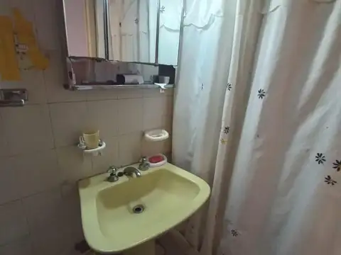 Depto Tipo Casa 8 ambientes con 2 baños