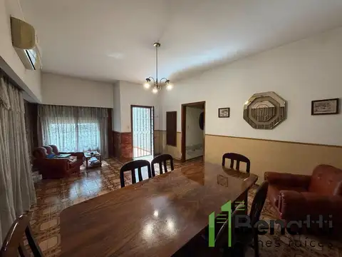 Casa en Venta con 4 cocheras