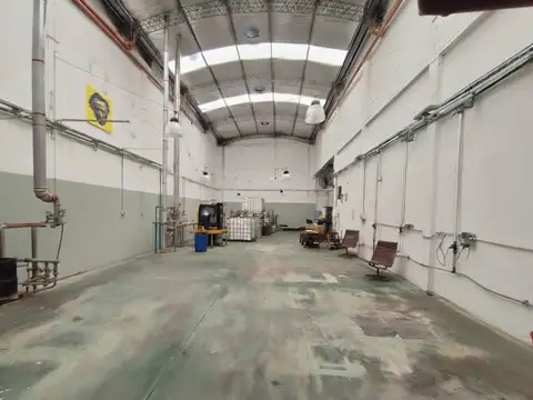 Local en Alquiler en Pompeya, $ 2.700.000