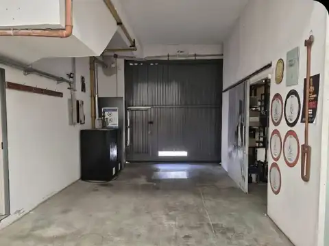 Local en Alquiler en Pompeya, $ 2.700.000