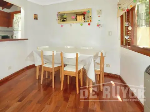 Casa en Venta con 1 cochera