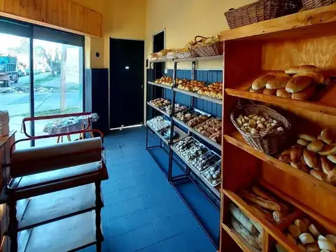 ALQUILER LOCAL EN ESQUINA