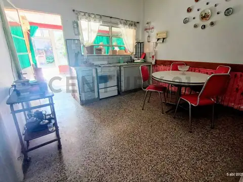 Casa 3 ambientes con 1 baño
