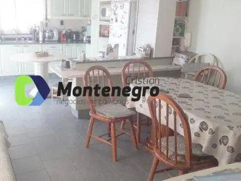 Casa en Venta en Berazategui, USD 415.000
