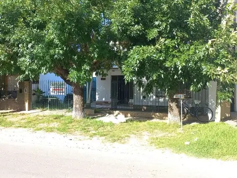 CASA EN EXCELENTE UBICACÍON