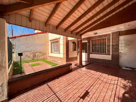 VENTA CASA 4 AMB JARDÍN GARAGE Y PATIO LANÚS ESTE