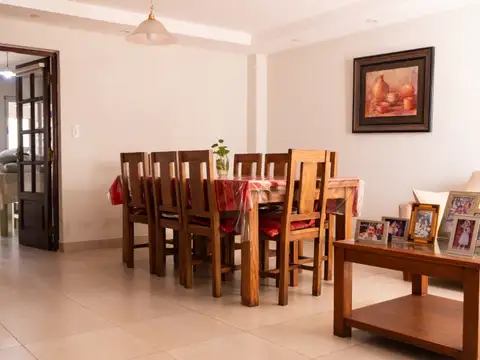 Casa 6 ambientes con 3 baños
