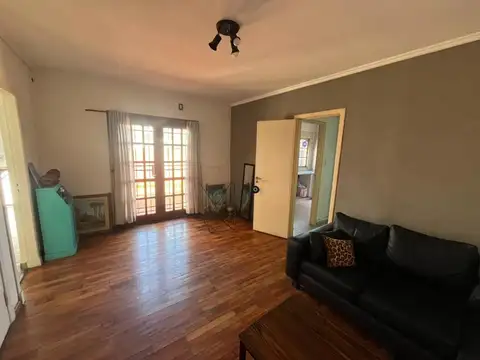 4 AMBIENTES - CASA TIPO PH - PATIO - MUY LUMINOSO