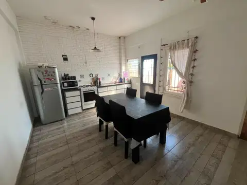 Depto Tipo Casa 4 ambientes con 2 baños