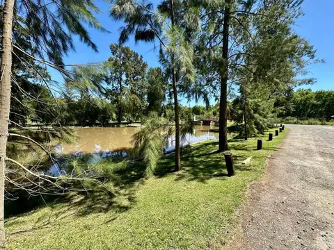 Lote en Venta en el Barrio CUBE con bajada propia
