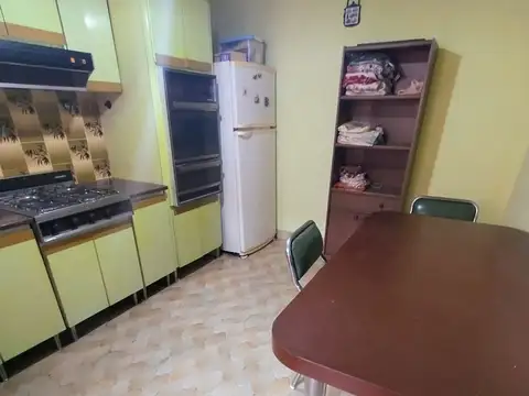 Casa 4 ambientes con 1 baño