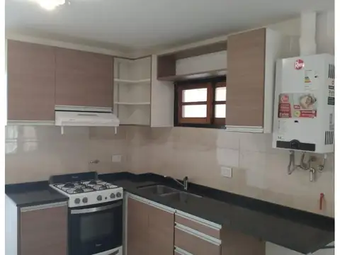 Casa 3 ambientes con 2 baños