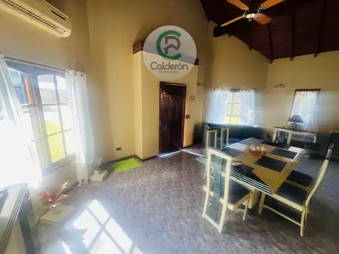 Casa en Alquiler con 5 cocheras