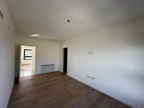 Casa en Venta en Countries y Barrios Cerrados en Esteban Echeverria, USD 340.000