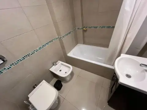 Venta. Departamento 2 ambientes. Belgrano y Salta.