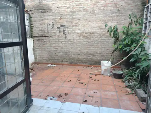 Alquiler local. Catamarca al 2000