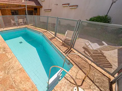 VENTA CASA 6 AMBIENTES EN RAMOS MEJIA APTO CREDITO