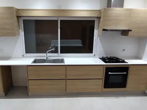 Casa 5 ambientes con 3 baños