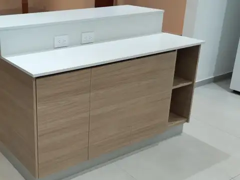 Casa en Alquiler con 4 cocheras