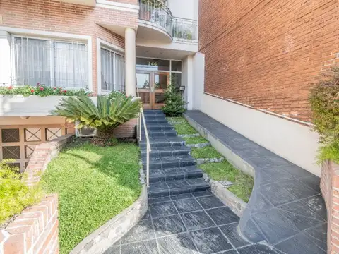 Suipacha 300 , Piso 2