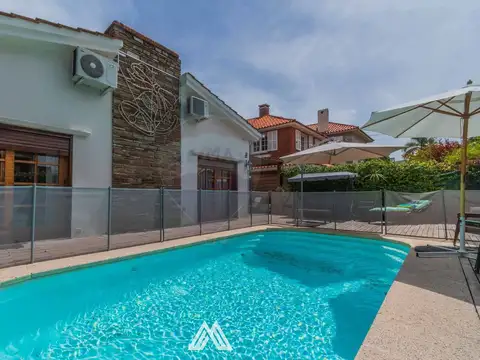 VENTA CASA CARRASCO SUR 4 DORM PISCINA PROX RBLA 