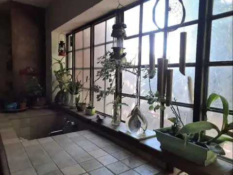Casa 7 ambientes con 1 baño