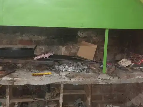 Casa 7 ambientes con 2 baños