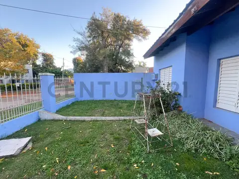 Casa 6 ambientes con 2 baños