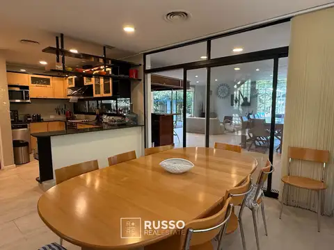 Casa 6 ambientes con 3 baños