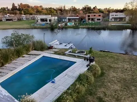 Casa En Venta En Barrio El Cazal
