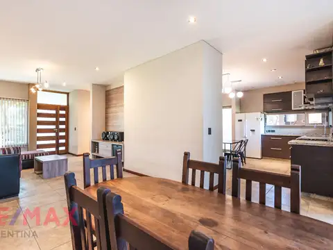 Casa en Venta en La Reja, USD 310.000