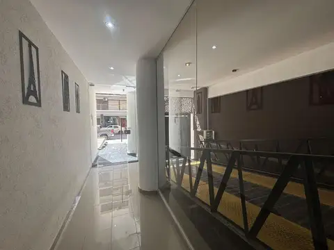 Aristóbulo del Valle 100