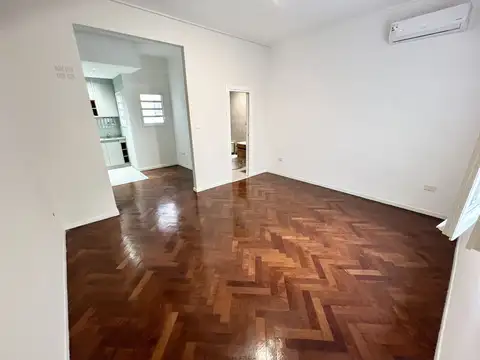 MONOAMBIENTE DIVISIBLE RECICLADO A NUEVO CON ESPACIO HOME OFFICE