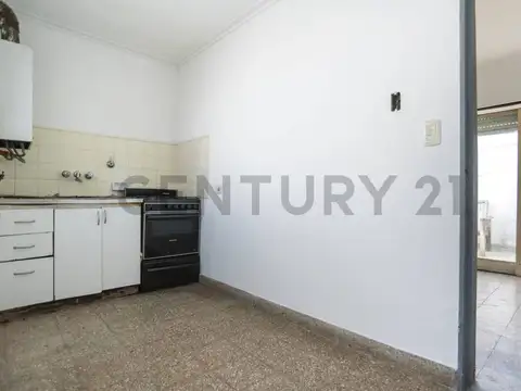 69 1400, Piso 0