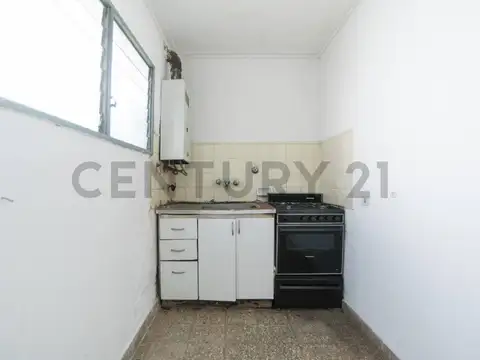 69 1400, Piso 0