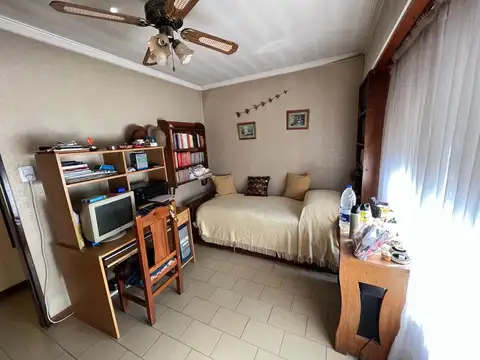 CASA 2 DORM. 1 BAÑO - LOTE 395 M2. - GRAN PARQUE - LOBOS