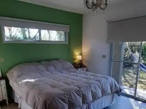 Casa en Venta con 4 cocheras