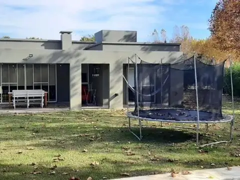 Casa En Barrio Cerrado El Recodo con pileta