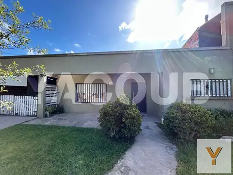 Casa en venta - 2 Dormitorios 1 Baño - Mar del Plata