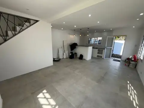 Casa 3 ambientes con 1 baño